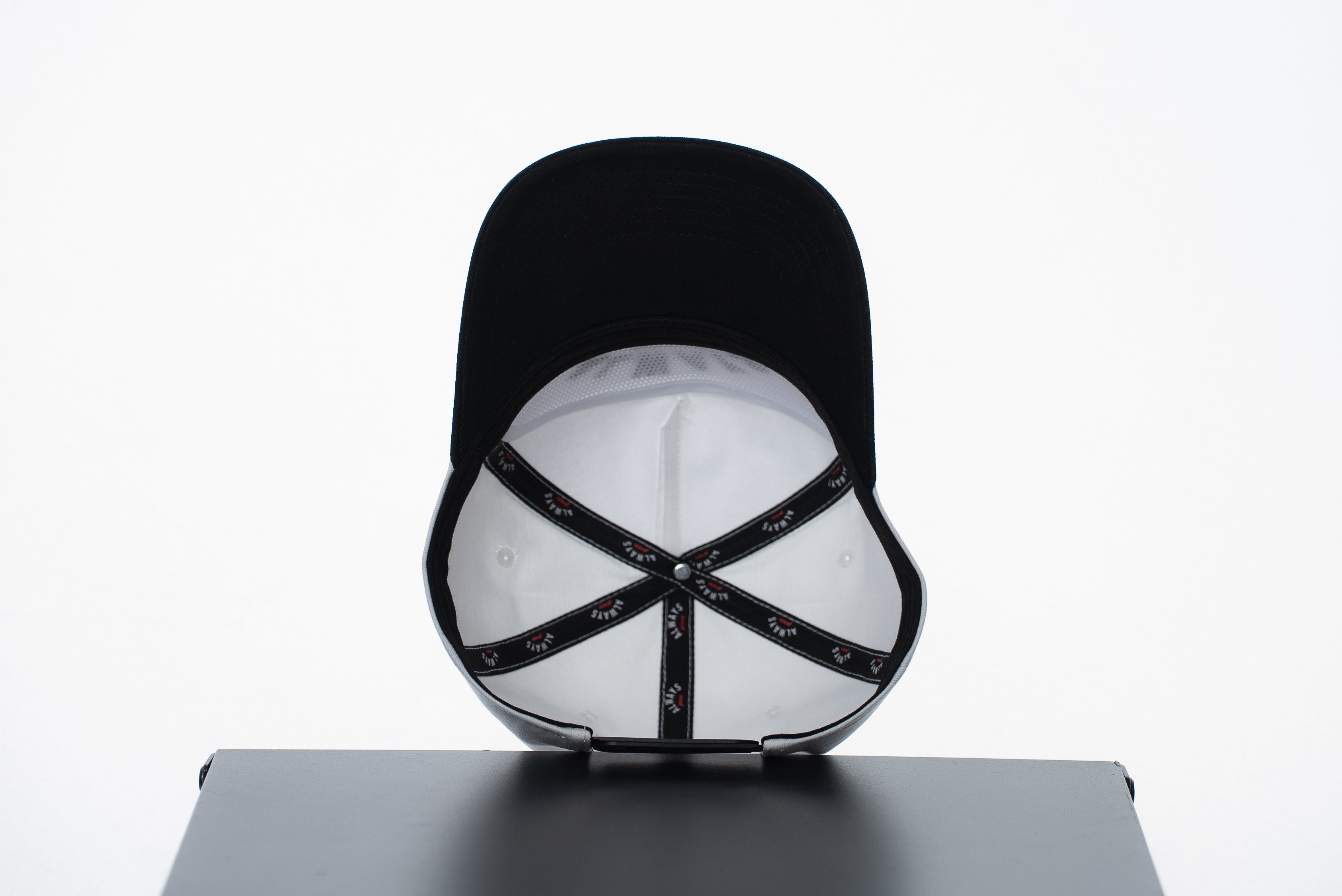 TWO TONE ARCH HAT