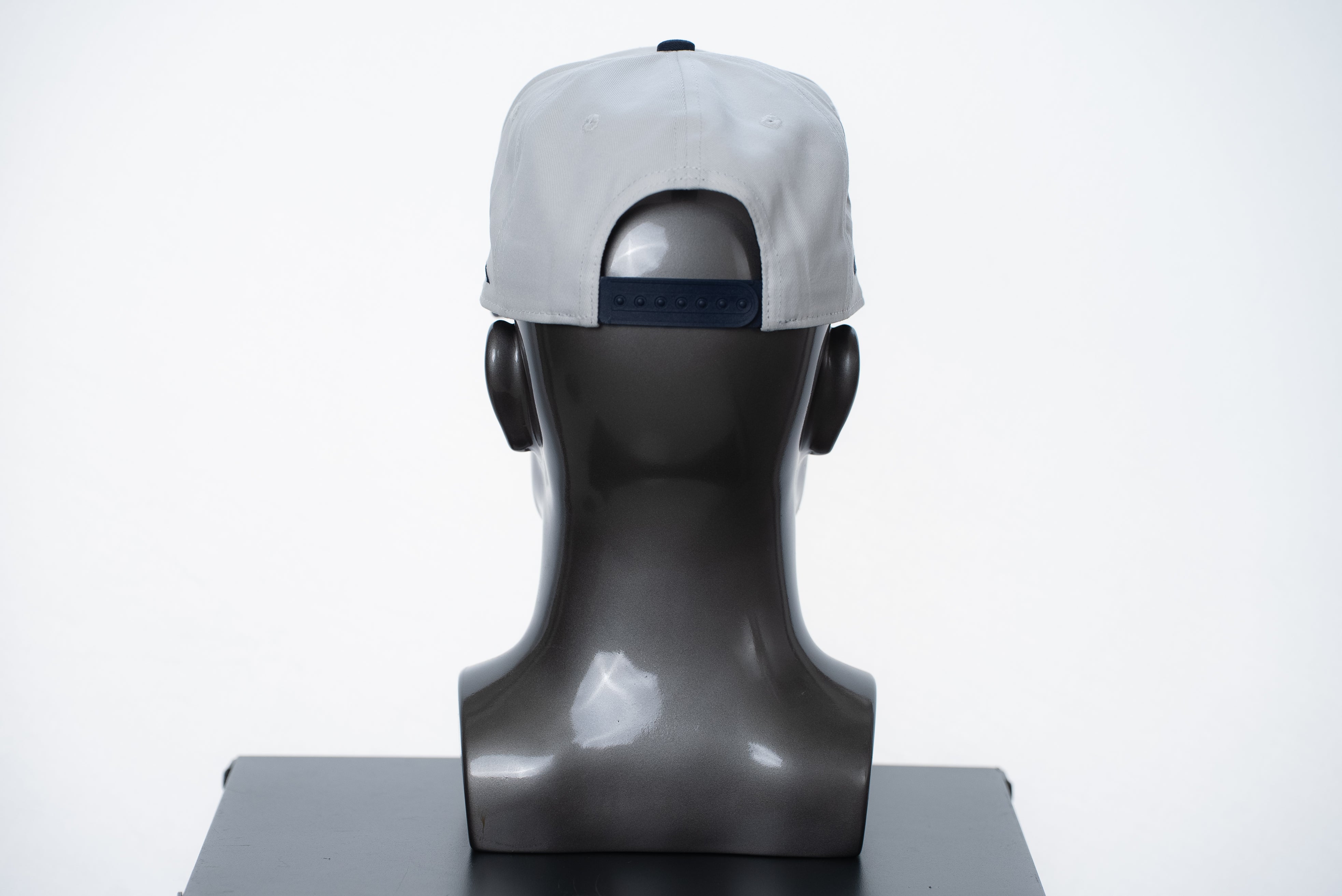 TWO TONE ARCH HAT