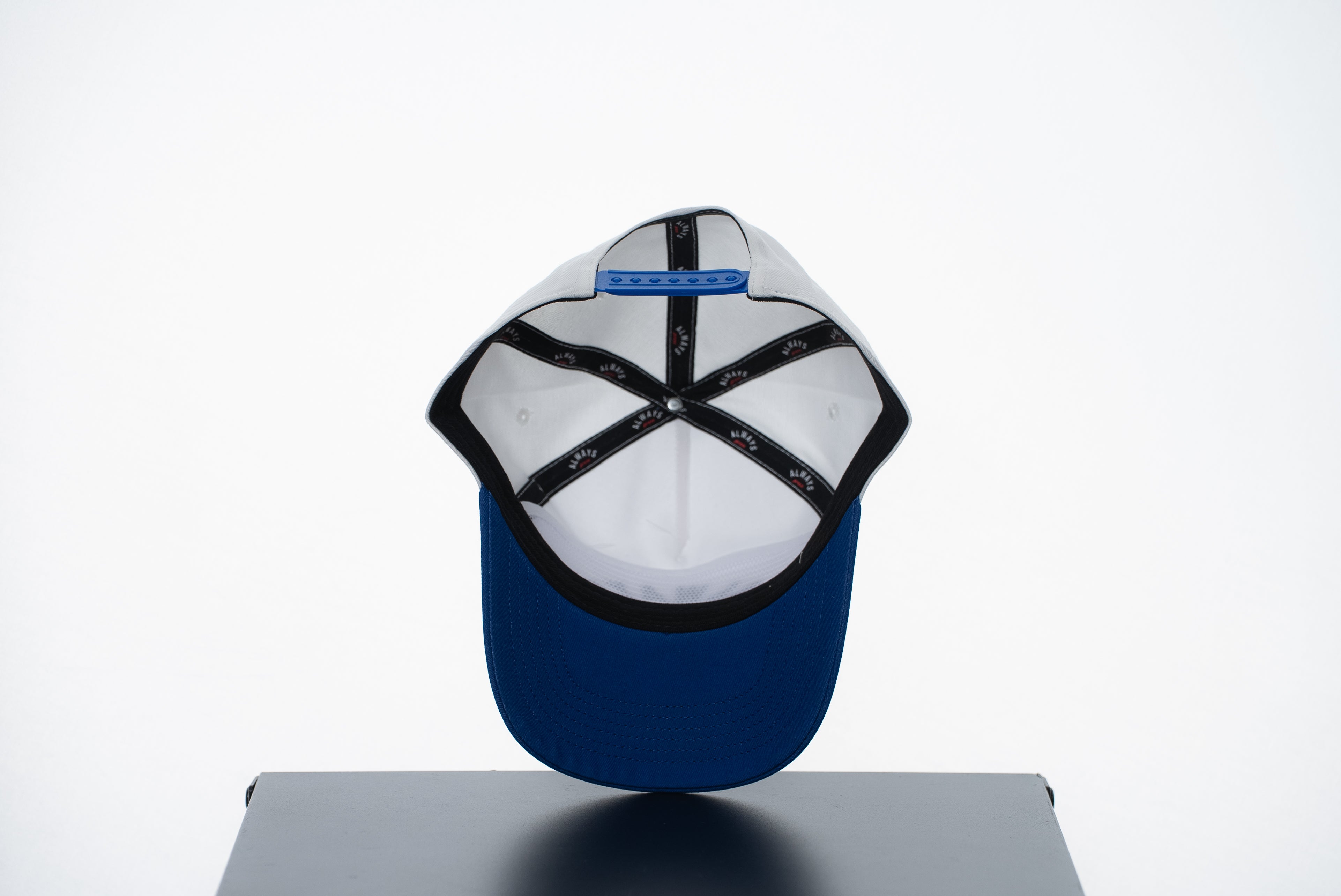 TWO TONE ARCH HAT